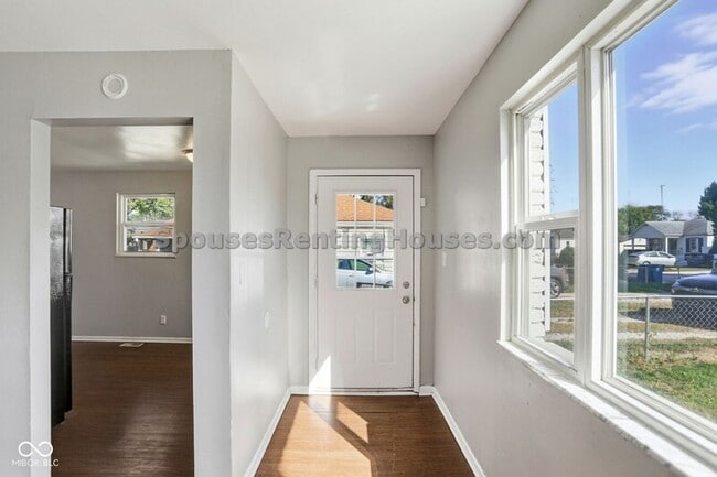 Photo - 1414 Ingomar St