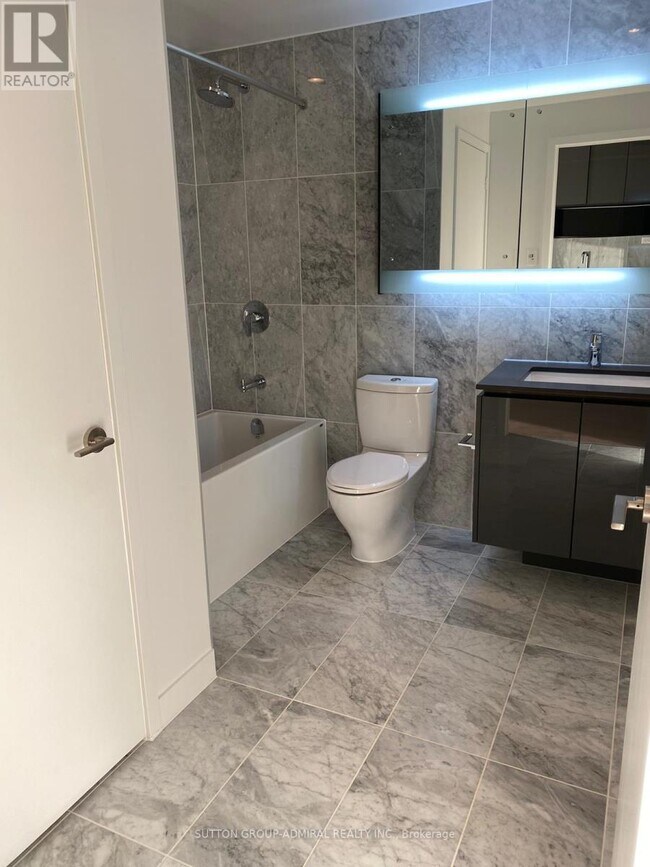 Photo - 117 McMahon Dr Unité 805