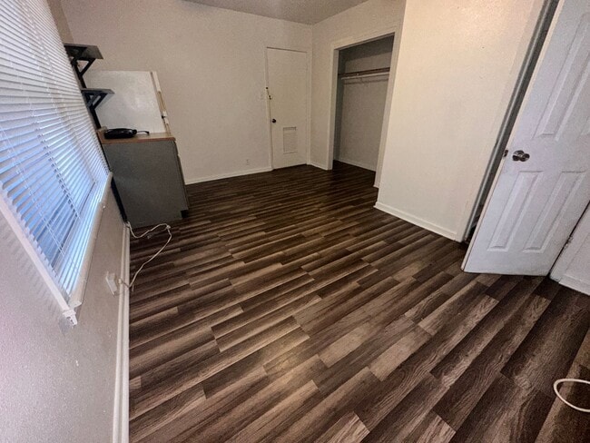 Photo - 611 S 25th St Unidad 1