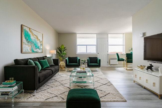 Building Photo - Temlas Apartments