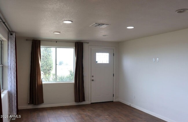 Photo - 401 S Skyline Cir Unidad 1