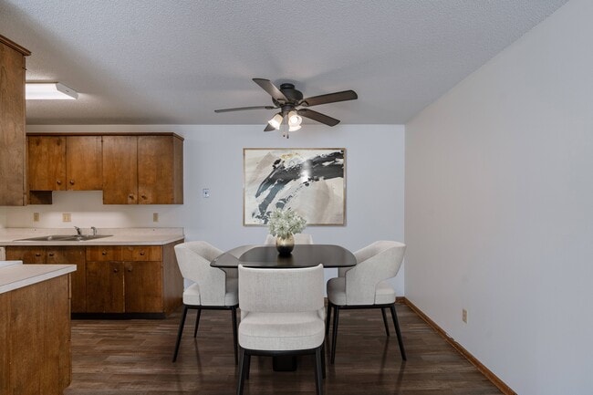 Fargo, ND Windsor Apartments | Dining