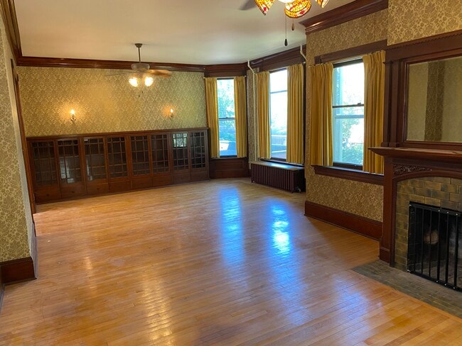 Photo - 120 Center St