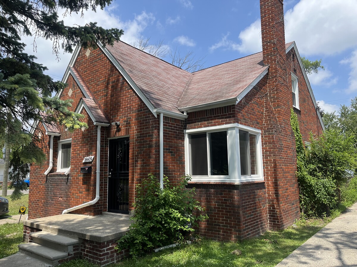 Photo - 16609 Edmore Dr