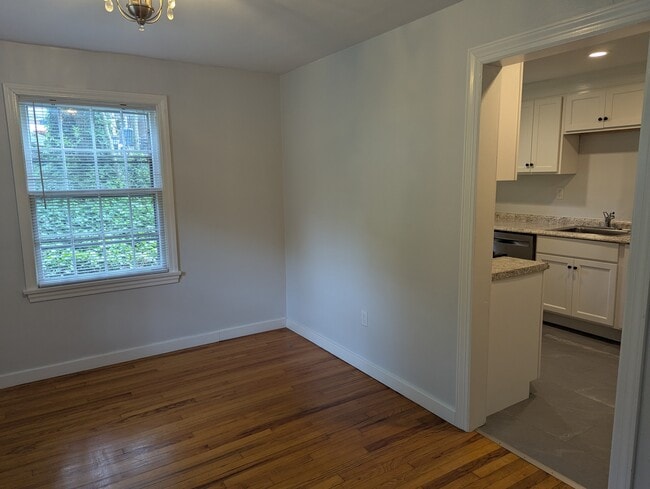 Comedor - 208 Easterly Pky