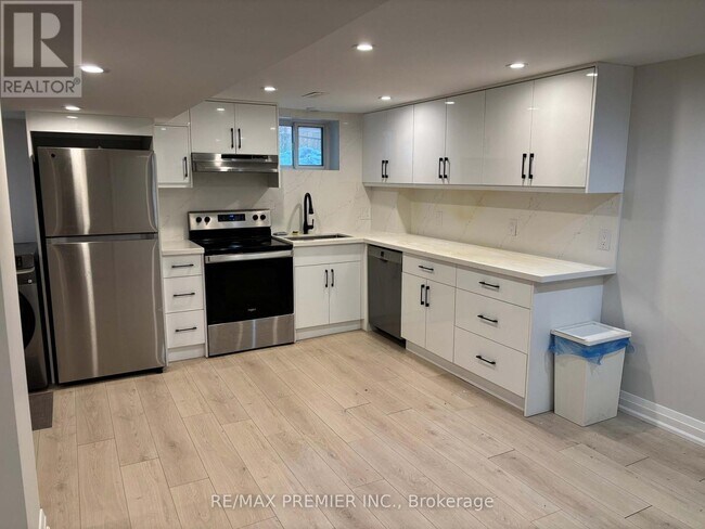 Photo - 2168 Denise Rd