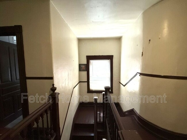 Photo - 722 E King St