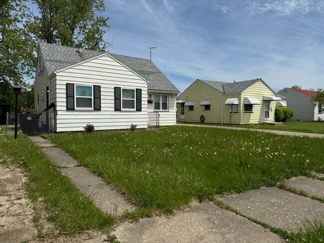 Photo - 14518 Saint James Ave