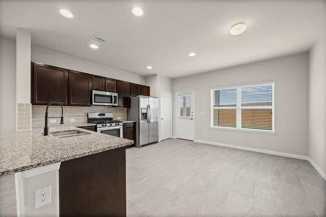 Photo - 1121 La Conterra Blvd