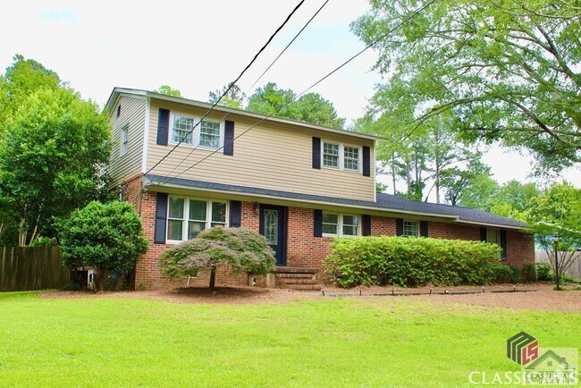 Building Photo - 135 University Cir Rental