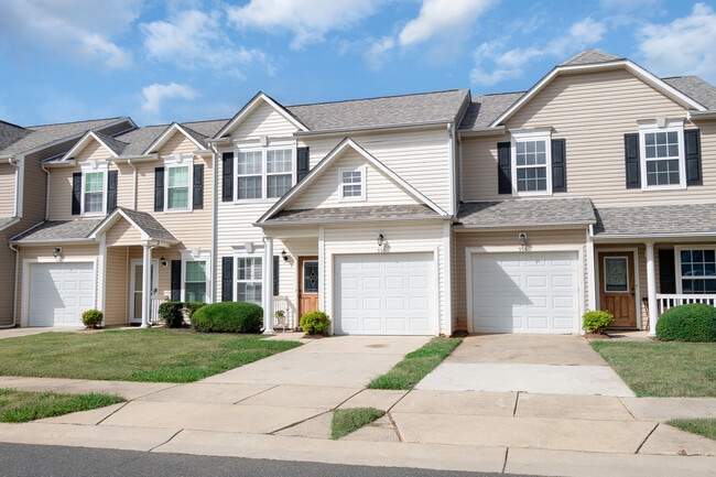 Photo - 558 Calen Ln