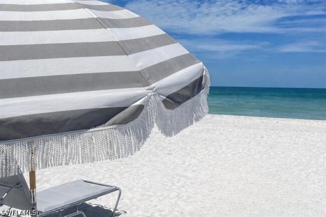 Building Photo - 1252 Rialto Way Unit 202