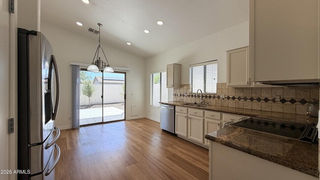 Photo - 3 S Laveen Pl