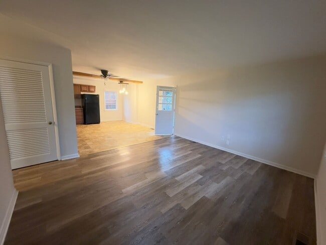 Photo - Cute house with a fenced in yard!