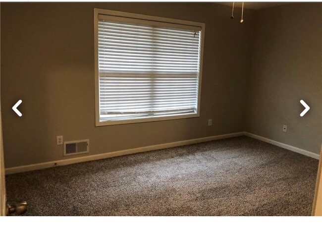 Photo - 8 Villa Ct SE