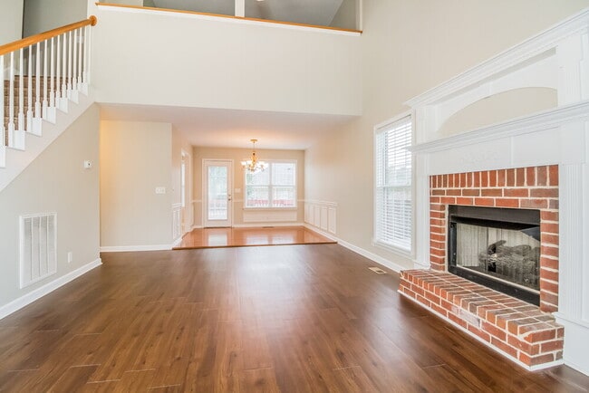 Photo - 2910 Iona Dr