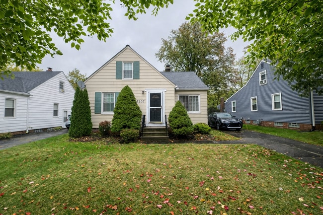 Building Photo - 1207 Churchill Rd