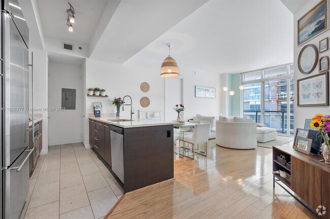 Building Photo - 55 SE 6th St Unit 4305 Rental
