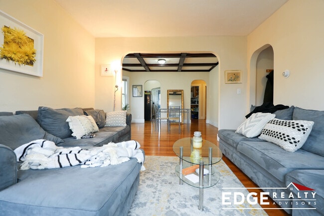 Photo - 39 Nottinghill Rd Unit 2