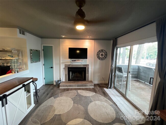 Photo - 207 Northwest Dr