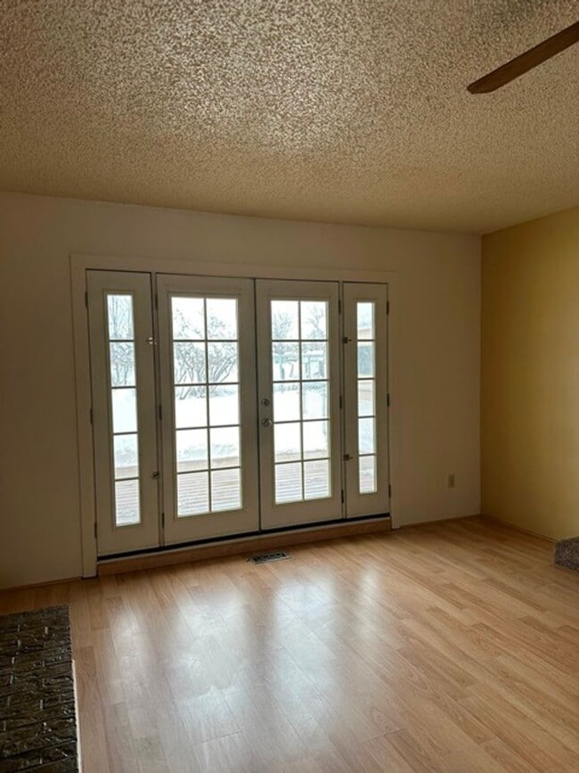 Photo - Large home with additional garage!