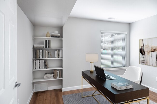 Photo - Oak Hill Apartments