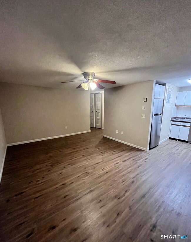 Building Photo - 70 Burgundy Hill Ln Unit 70