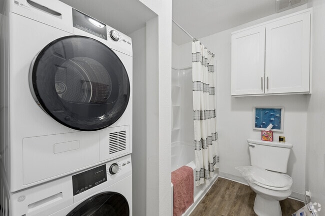 1BR, 1BA - 800SF - Laundry