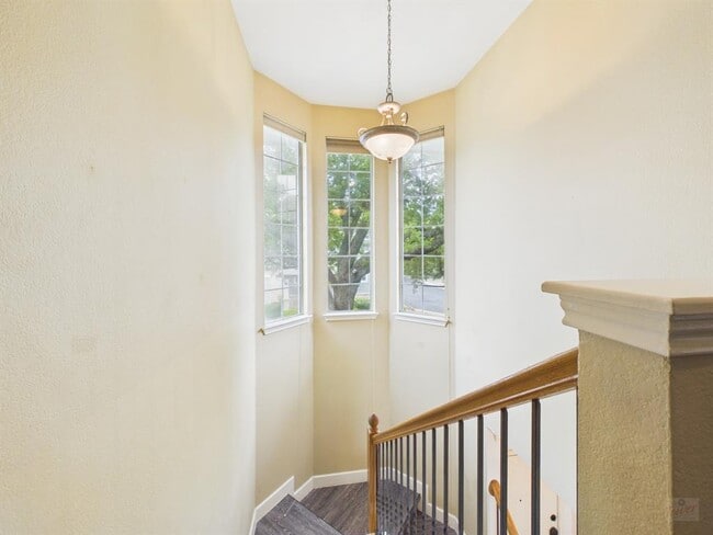 Building Photo - 8518 Cahill Dr Unit 32