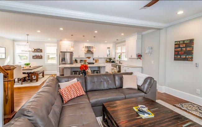 Photo - 1710 Berryhill Rd