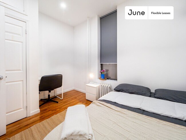 Modern ROOM at The Central Park West