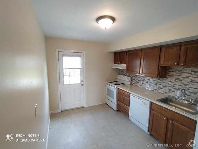 Building Photo - 1749 Boston Post Rd Unit 4 Rental