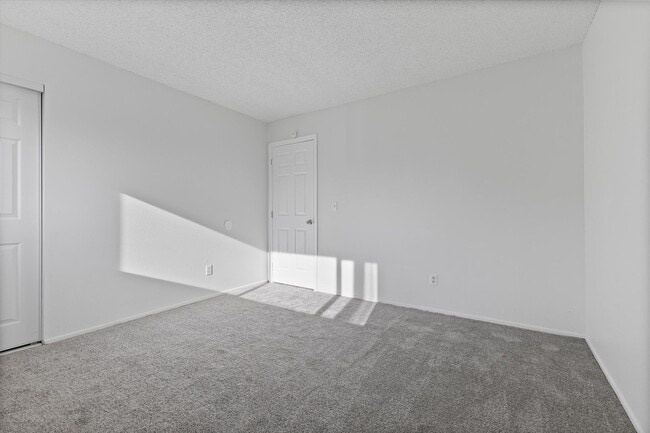 Photo - Raintree Apartments