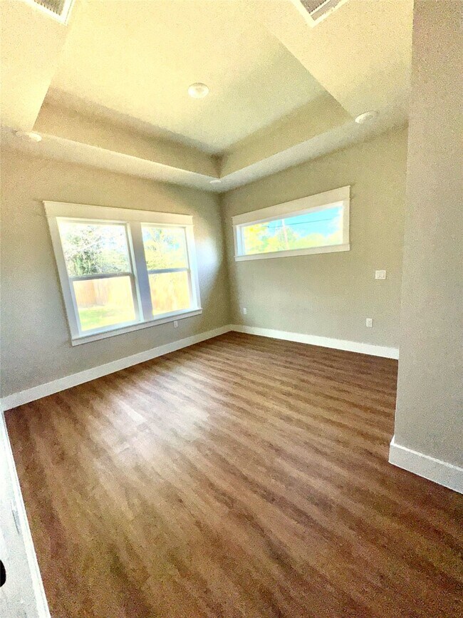 Photo - 204 Booker T Washington St
