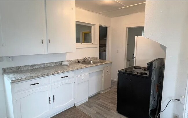 Building Photo - 92306 Clover Rd Unit C