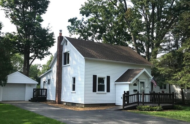 Building Photo - Welcome to the Village of Milford! Rental