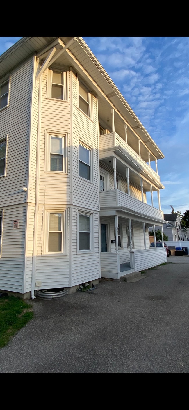 Building Photo - 14 Sabra St Unit Raisa