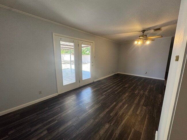 Photo - 626A Birchwood Ln