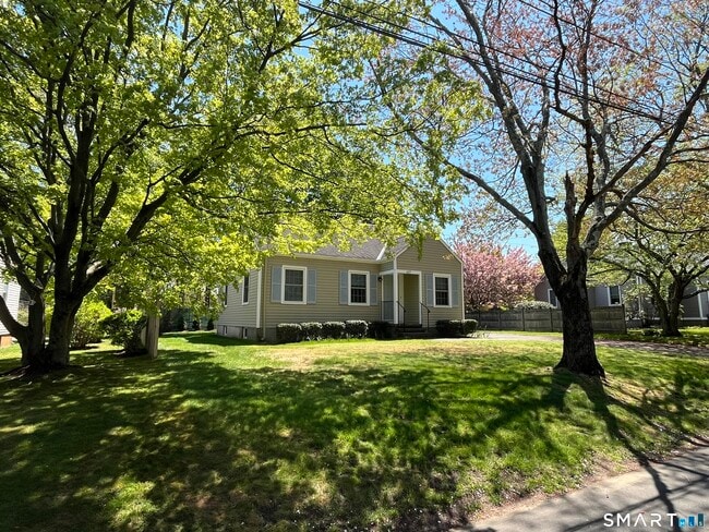 Photo - 427 Westford Dr