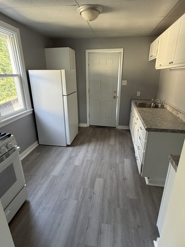 Photo - 114 Penhale Ave