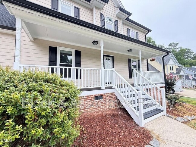 Photo - 401 Holly Berry Ln
