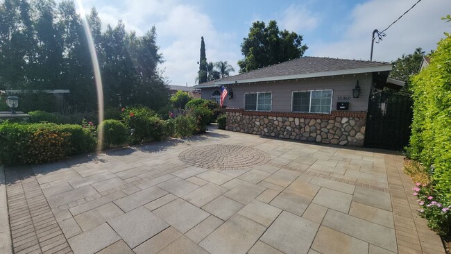 Photo - 15358 Leadwell St House