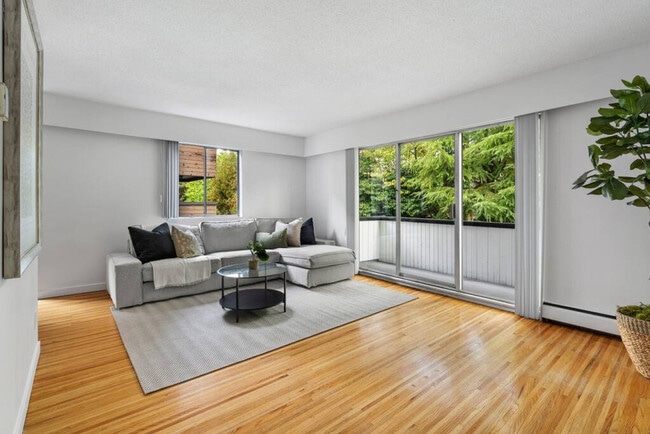 Photo - 2225 W 8th Ave Unit ID1051837P