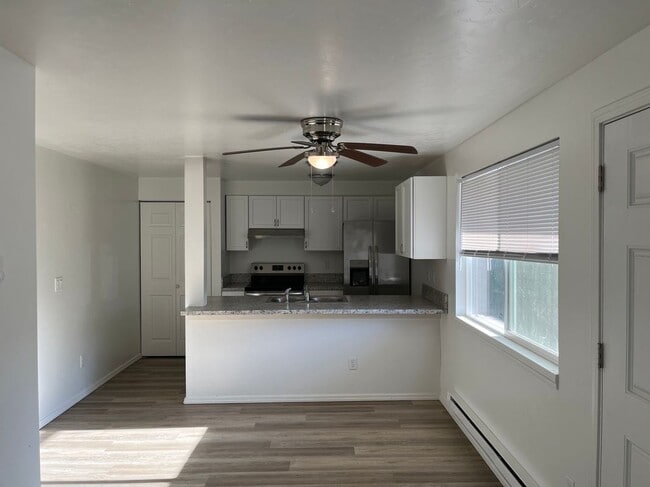 Photo - 1442 W Sandalwood Dr