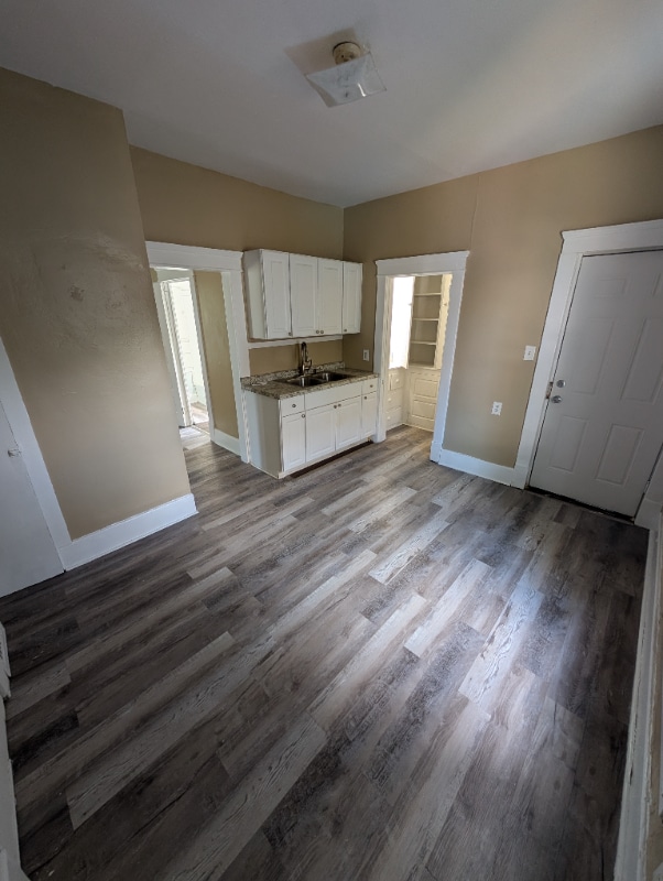 Photo - 1019 W 10th St Unidad Down