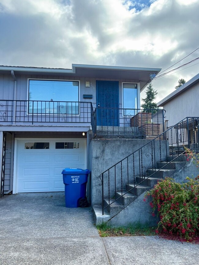 Building Photo - Darling Fully Remodeled Two Bedroom with G... Rental