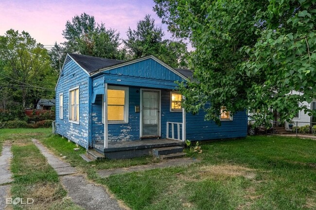 Photo - 2770 Lakehurst Ave