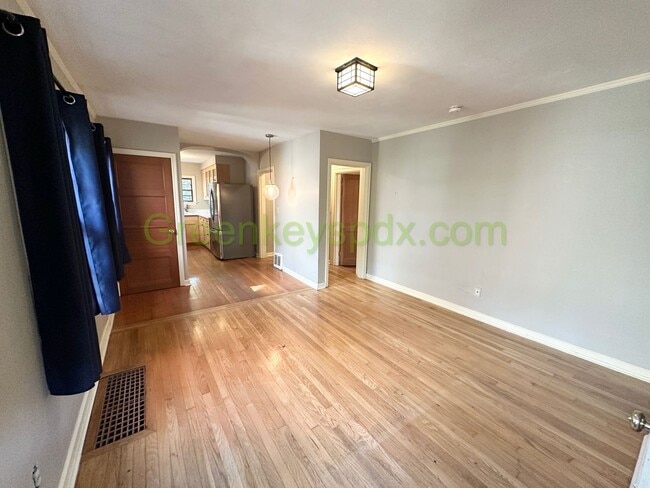 Photo - Cute 2-Bedroom Cottage by OHSU on the Hill...