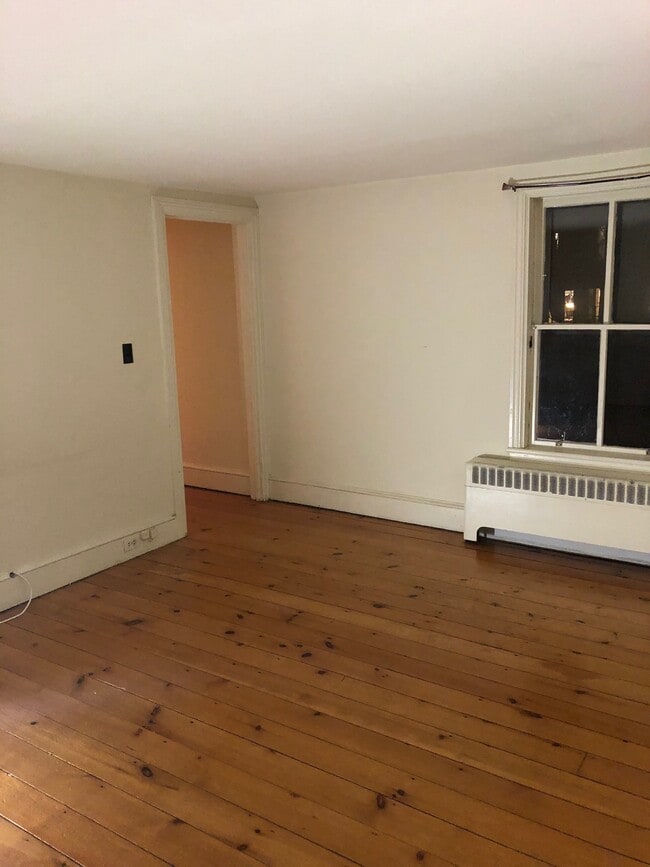 Photo - 37 E Broad St Unit 2nd Floor