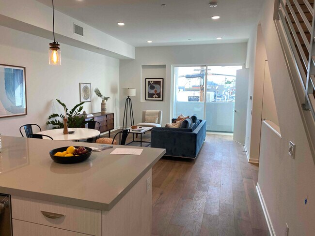 Photo - 4829 Craner Ave